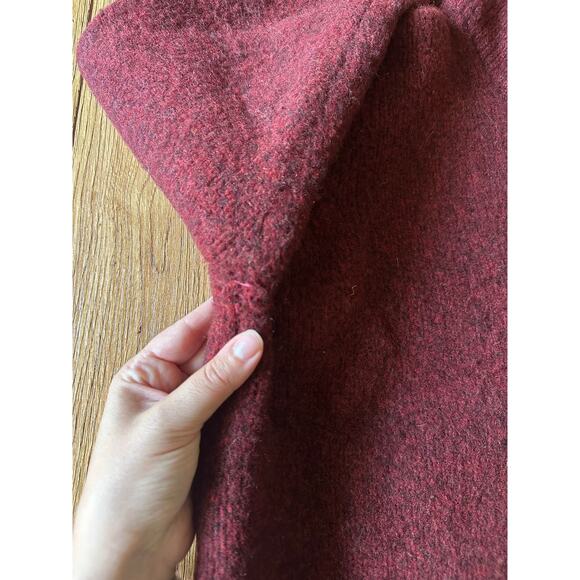 L.L. Bean Vtg 100% Lambswool Red Chunky Sweater Size Small - Picture 5 of 9